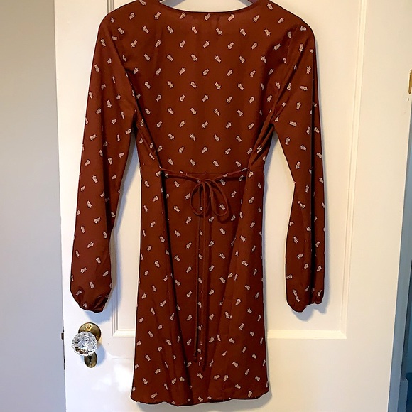 Le Lis Fall Dress - Picture 4 of 8